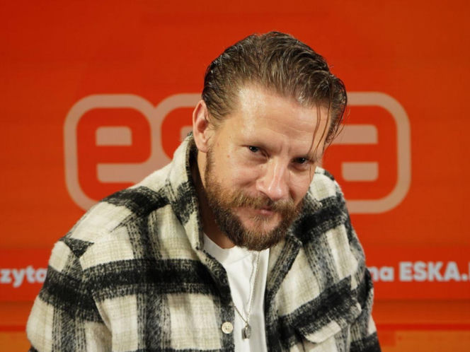 Sebastian Fabijański w "Gwiazdy przejmują ESKA.pl"