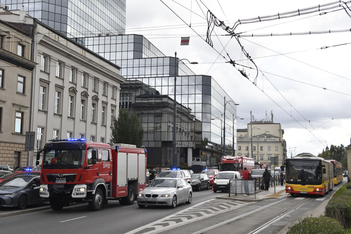 Pilna akcja służb pod biurem rzecznika praw obywatelskich. Tajemnicza fiolka w kopercie 
