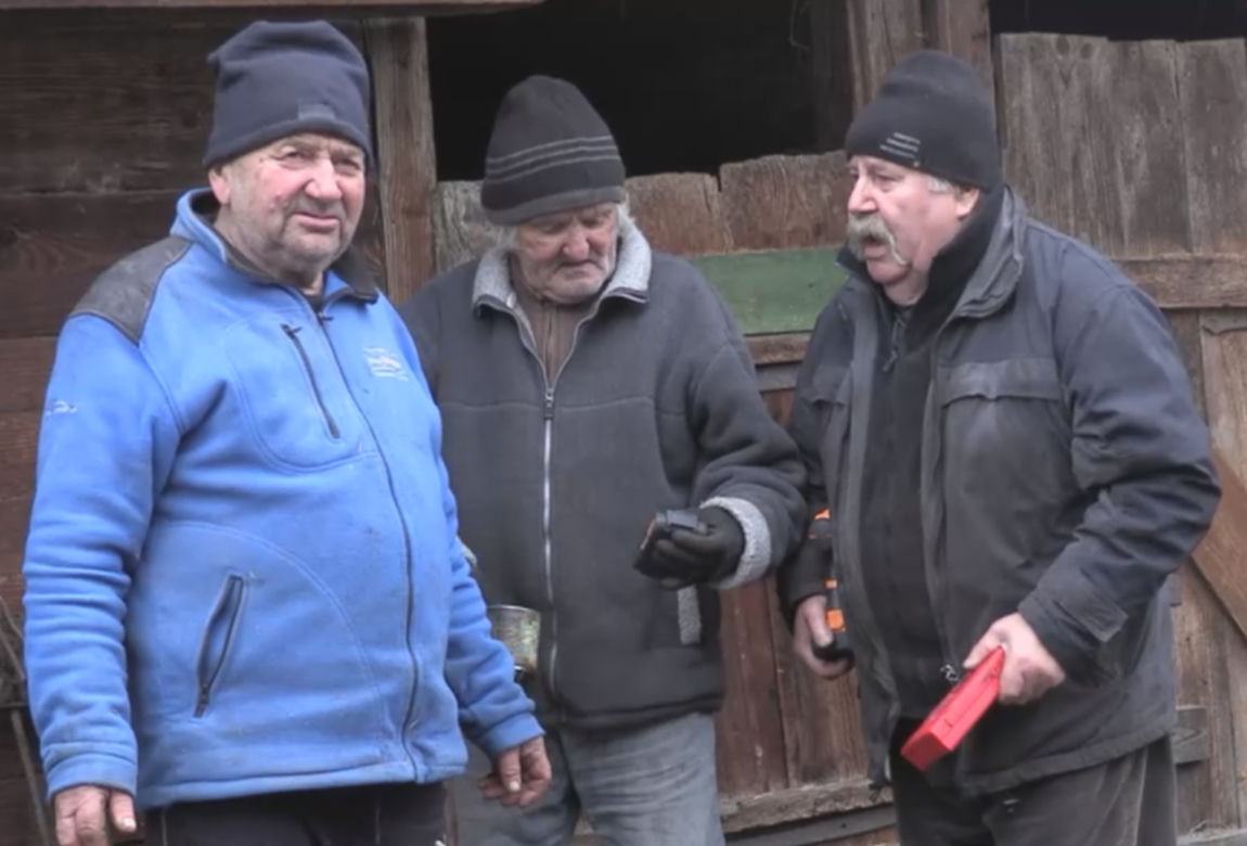 Rolnicy. Podlasie. Nerwowo w Plutyczach. Gienek żartował, Walek komentował