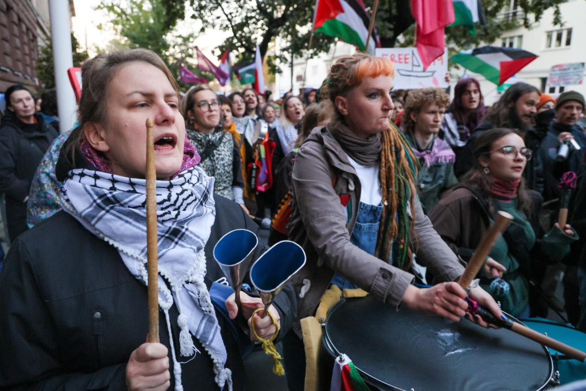 Manifestacja przed siedzibą MSZ w Warszawie (2.10.2025)