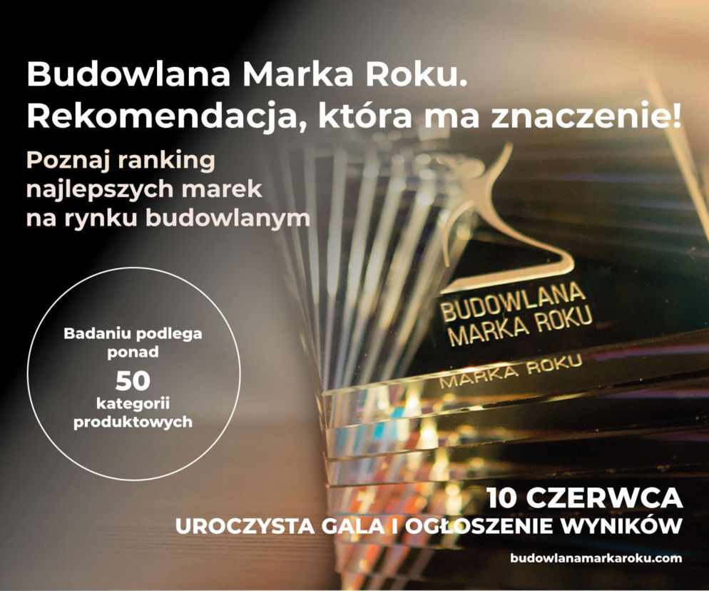Pamiątkowa statuetka Budowlana Marka Roku na tle napisu o rankingu i dacie ogłoszenia wyników. Gala Budowlana Marka Roku to prestiżowe wydarzenie dla branży, o którym przeczytasz więcej na Super Biznes.