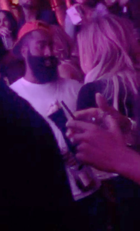  James Harden zostawił napiwek półtora miliona dolarów w barze ze striptizem