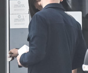 Marcin Mroczek z dziewczyną w cukierni