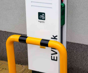 Nowa stacja ładowania pojazdów elektrycznych w Białymstoku. Gdzie się pojawiła? [ZDJĘCIA]