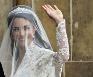 Kate Middleton - jaką miała sukienkę?