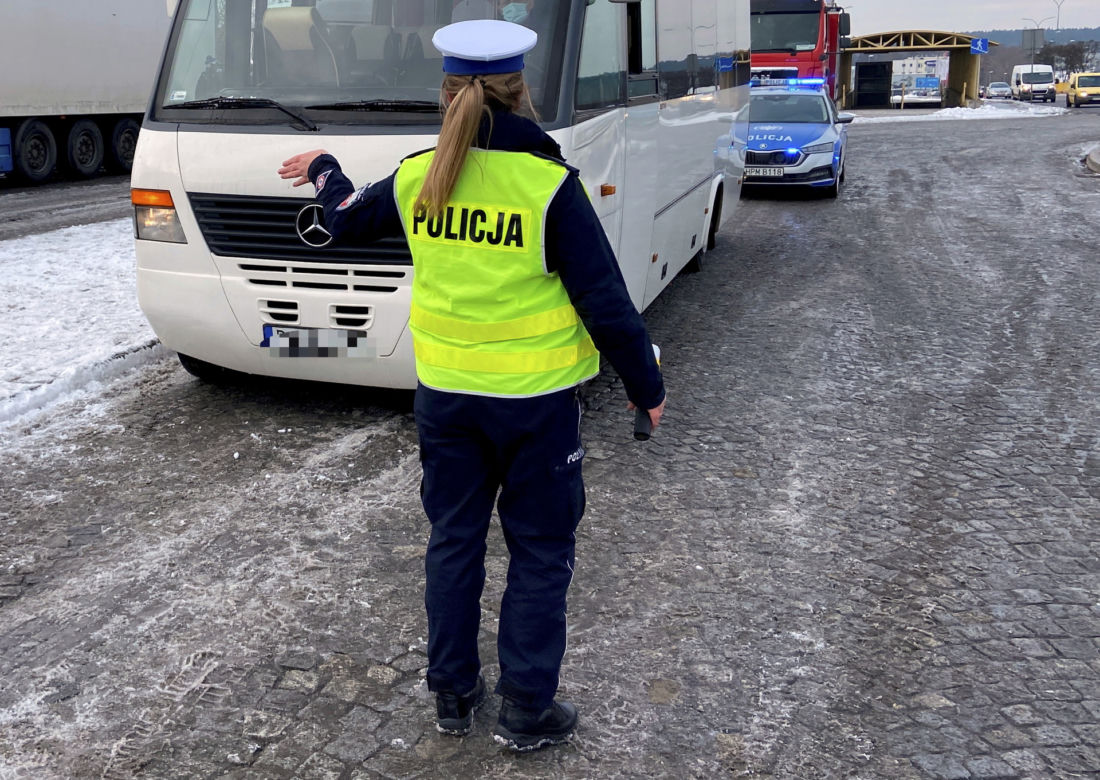 kontrola pojazdu mechanik policja patrol