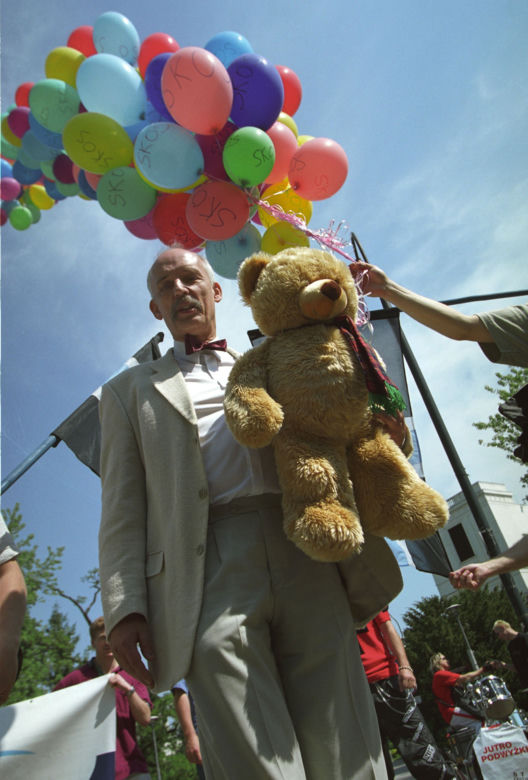 Janusz Korwin-Mikke skończył 80 lat. Tak się zmieniał