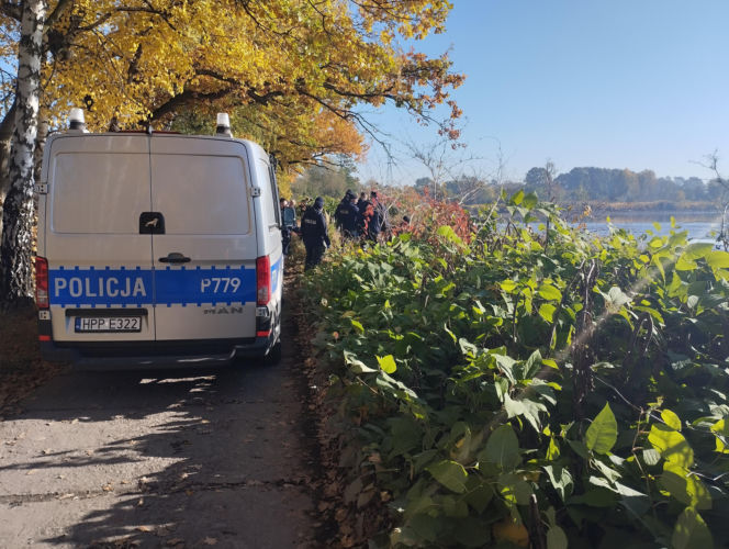 Zaginięcie Karoliny Wróbel. Wypompowano wodę ze zbiornika, a służby przeczesują dno