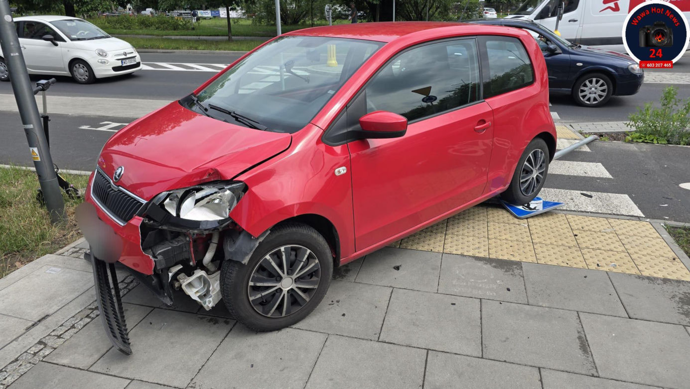 Znów wypadek na ul. Sokratesa. Zmiany na ulicy na Bielanach nie chronią przed piratami drogowymi!
