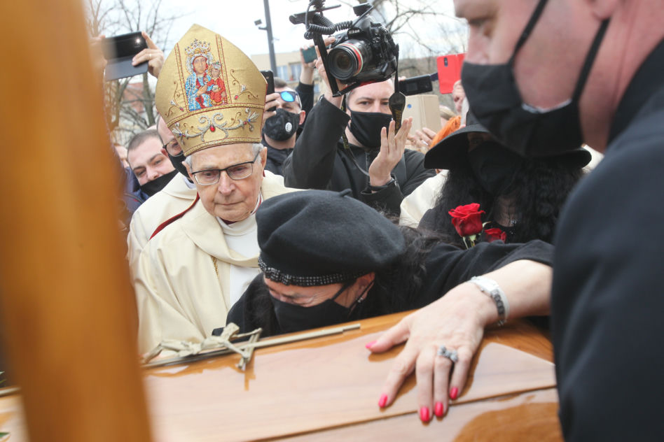 Ewa Krawczyk na pogrzebie męża Krzysztofa Krawczyka
