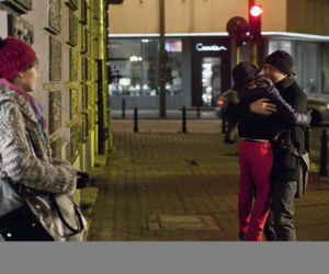 Sama słodycz odcinek 3. Staś (Olaf Marchwicki), Marianna (Adriana Kalska), Fryderyk (Piotr Adamczyk)