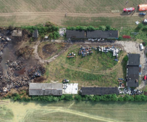 Gigantyczny pożar składowiska odpadów w miejscowości Wszedzień postawił na nogi straż pożarną z regionu