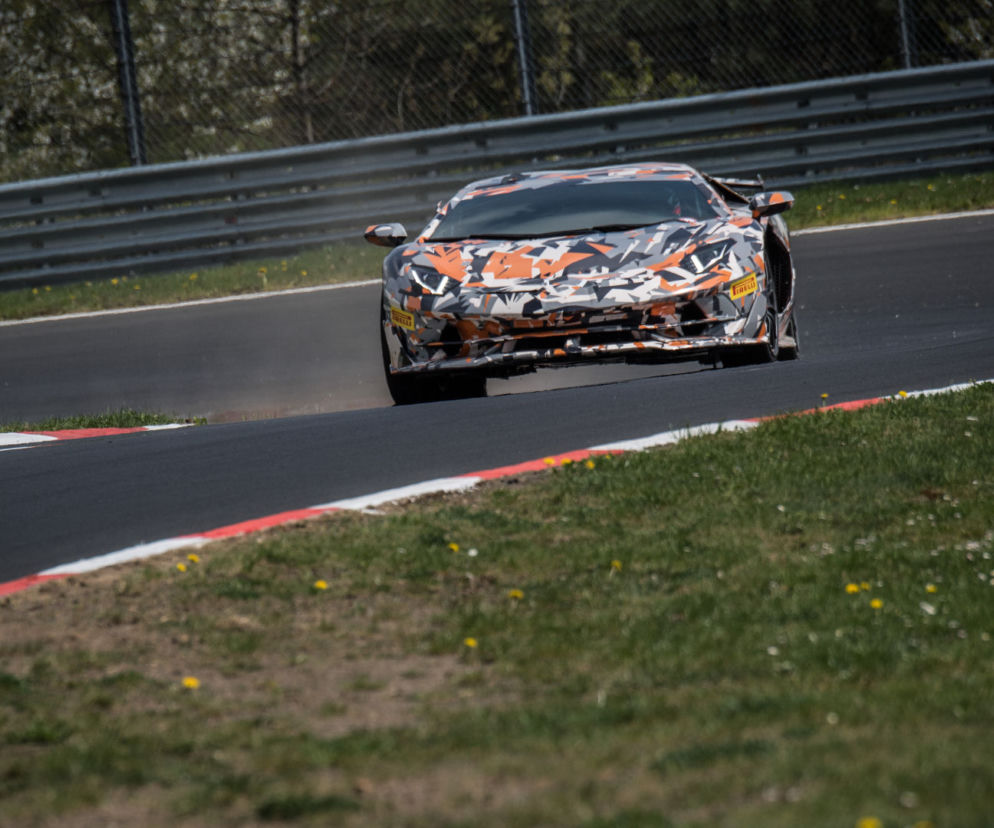 Lamborghini Aventador SVJ  z rekordem toru Nurburgring