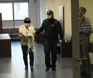 PIJANA ZAZDROŚĆ O MAŁY WŁOS NIE DOPROWADZIŁA DO TRAGEDII. KRYSTYNA S. PO PIJANEMU WYMYŚLIŁA, ŻE MĄŻ MA KOCHANKĘ. I PCHNĘŁA GO NOŻEM W PIERŚ