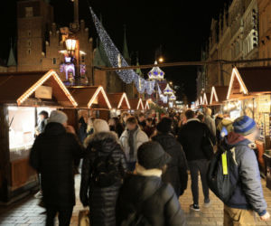 Wroclaw. Jarmark Bozonarodzeniowy juz otwarty.