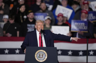 Polacy sceptyczni wobec „przyjaźni” z USA. W tle kontrowersje wokół Trumpa