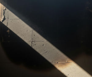 Pożar w Kaletach pochłonął życie kobiety. Co dokładnie stało się w feralną noc?