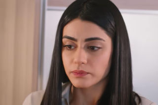 Panna młoda, odcinek 38: Cihan i Hancer zostają na noc u Deryi. Dojdzie między nimi do zbliżenia?