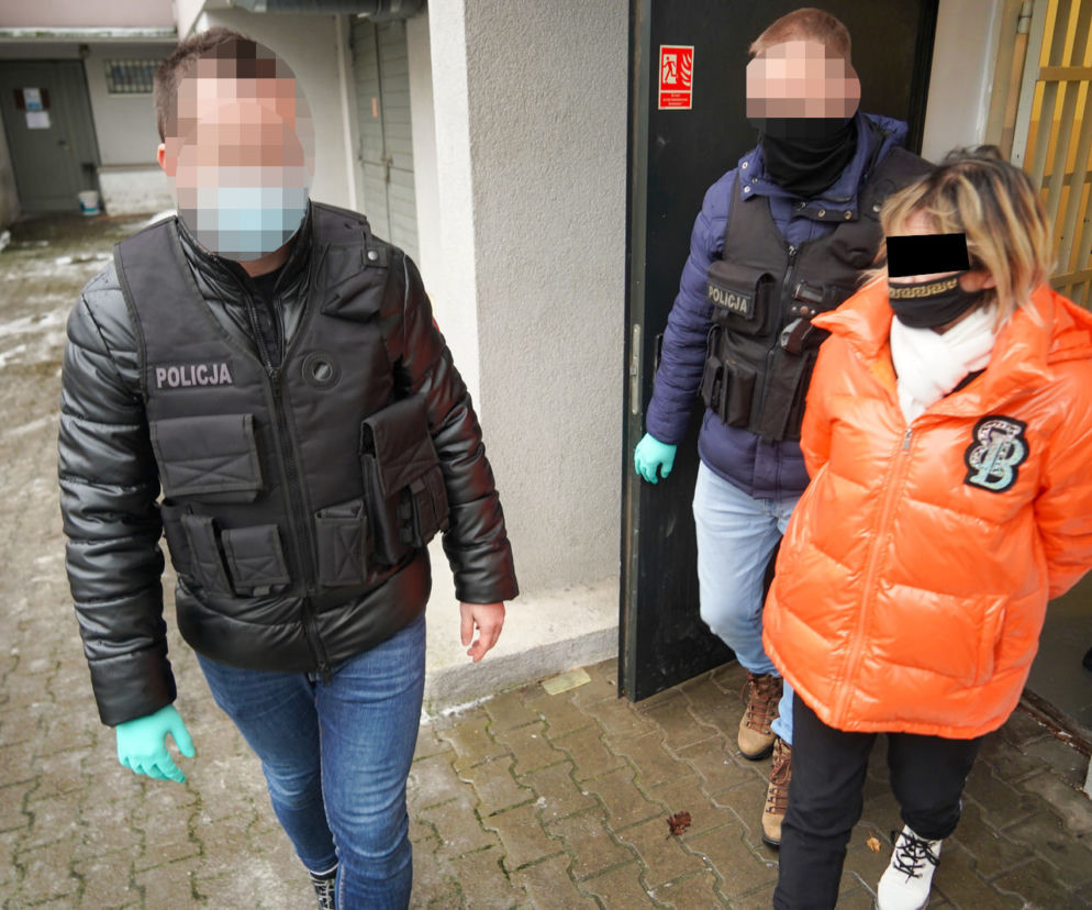 Agencja towarzyska zlikwidowana w Bydgoszczy. Nielegalny biznes prowadziła 54-letnia kobieta!