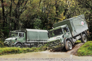 Od luksusowych aut do sprzętu wojskowego? Mercedes-Benz rozważa wejście w przemysł zbrojeniowy
