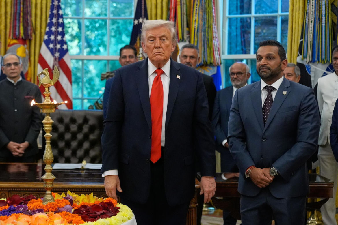 Panika pod Białym Domem. Auto sforsowało bramę. W budynku był Donald Trump!