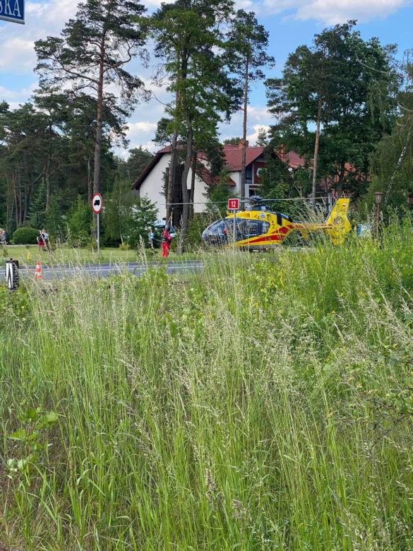 Fatalny wypadek pod Lesznem! Trzy osoby ranne. Śmigłowiec zabrał 42-latka [ZDJĘCIA]