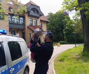 Zatrzymał groźnego przestępcę, przez sąd dostaje połowę pensji. Policjant, żeby żyć, dorabia w Żabce! Niewyobrażalny skandal