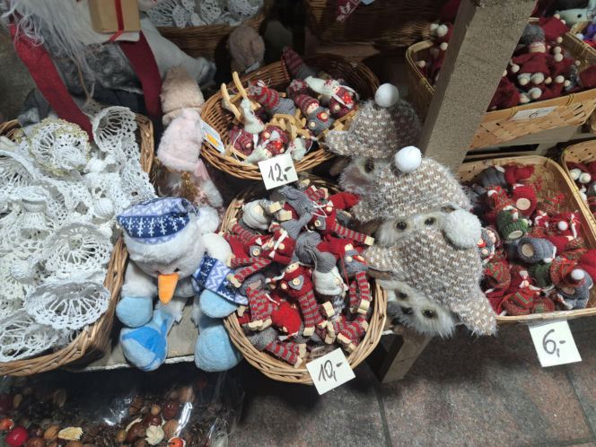 Jarmark Bożonarodzeniowy na Rynku Głównym w Krakowie 2025. Oferta wystawców