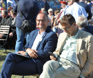 Sikorski wraca do polityki, na razie wiejskiej.