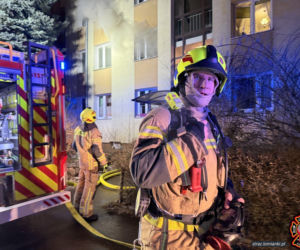 Kolejny tragiczny pożar. Wynieśli ją z mieszkania nieprzytomną. Nie żyje