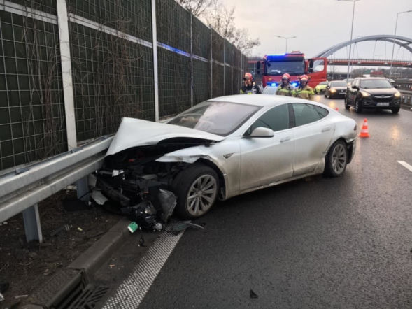 Tesla rozbita w Katowicach