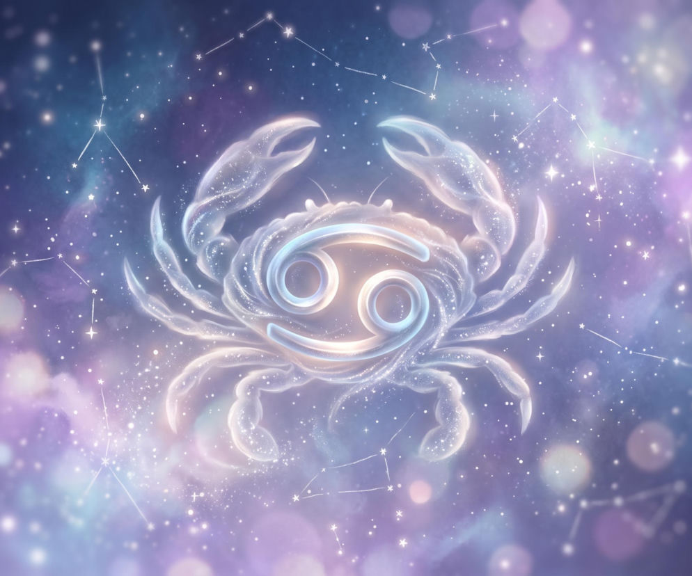 Świecący znak zodiaku Rak na tle gwieździstego kosmosu. O horoskopie dziennym dla Raka przeczytasz na Eska.