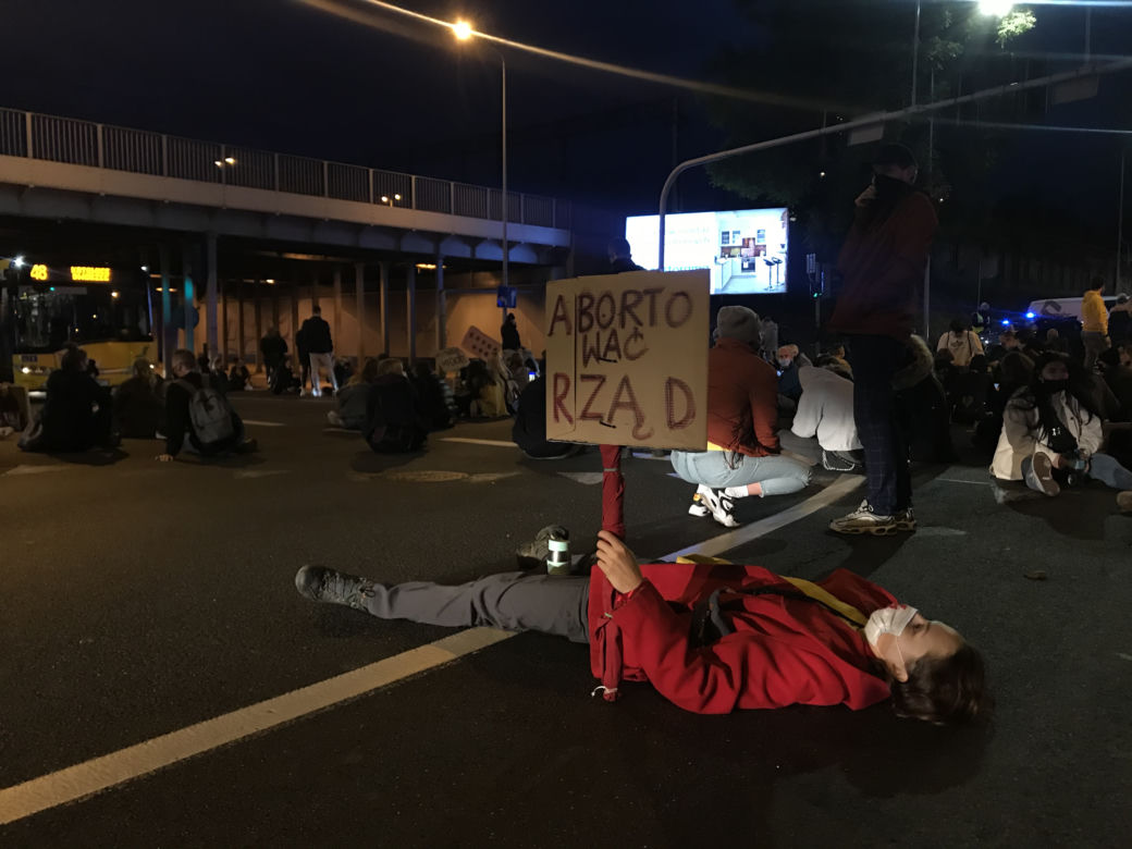 Protest kobiet w Katowicach! Karetka na sygnale jechała wprost na uczestników