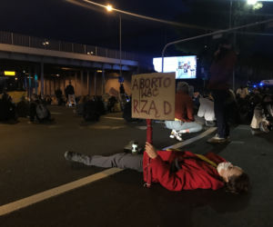 Protest kobiet w Katowicach! Karetka na sygnale jechała wprost na uczestników