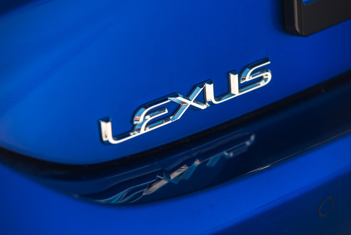 Lexus ES300h F Sport