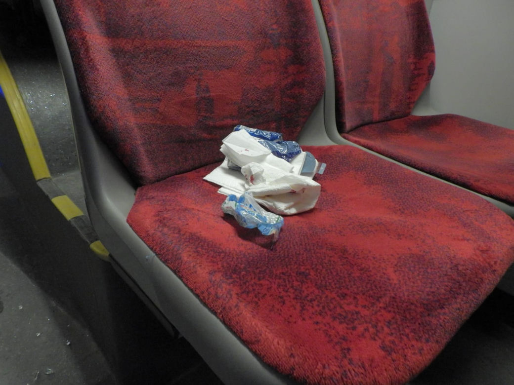 Koszmarny wypadek na Mokotowie. Autobus musiał gwałtownie hamować, pasażer trafił do szpitala
