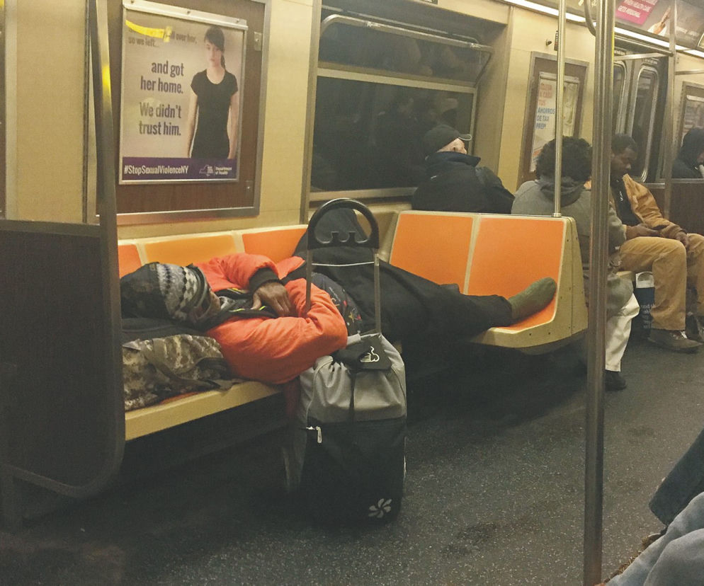 Pielęgniarze pomogą NYPD w walce z bezdomnymi