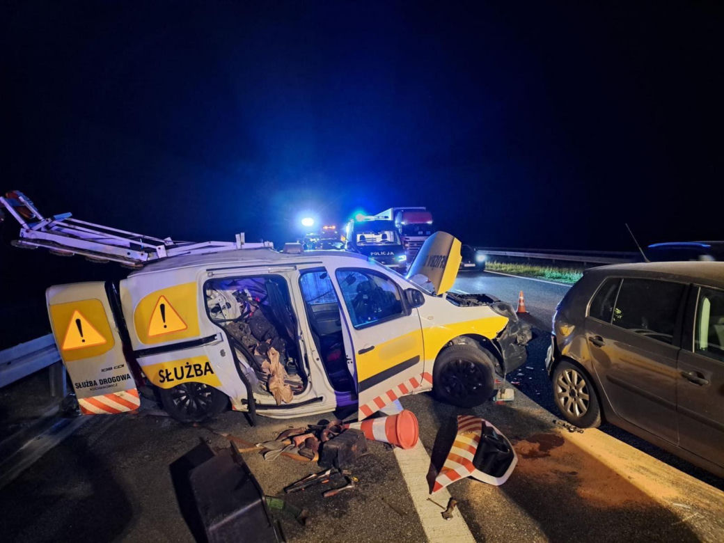 Wypadek na A4 pod Tarnowem. Kierowca wjechał w zabezpieczone miejsce innego zdarzenia