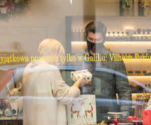 Śmiszek kupił prezenty Biedroniowi