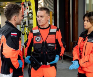 Na sygnale, odcinek 819: wezwanie do nieprzytomnej dziewczyny zatrzaśniętej w mieszkaniu nagle się komplikuje