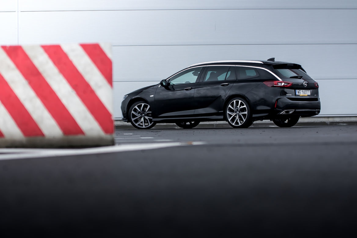 Opel Insignia GSi Sports Tourer 2.0 CDTi 210 KM AT8 AWD