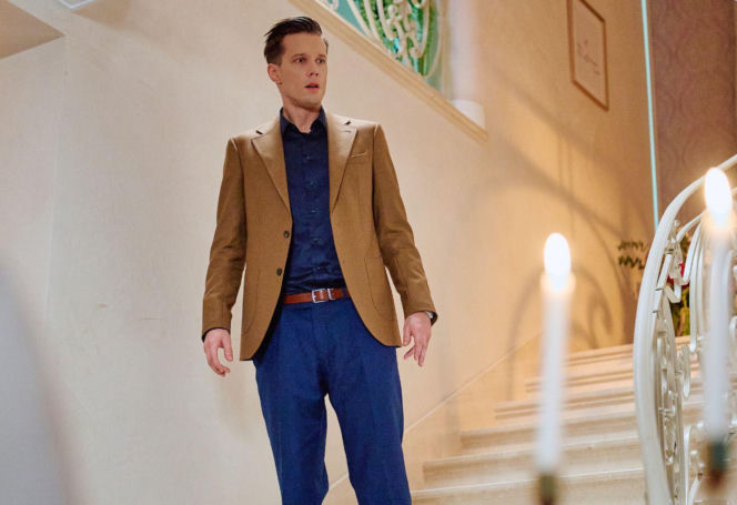 Na Wspólnej, odcinek 4174: Prowokacja Kaliny w dniu ślubu kończy się dramatycznym upadkiem ze schodów - ZDJĘCIA