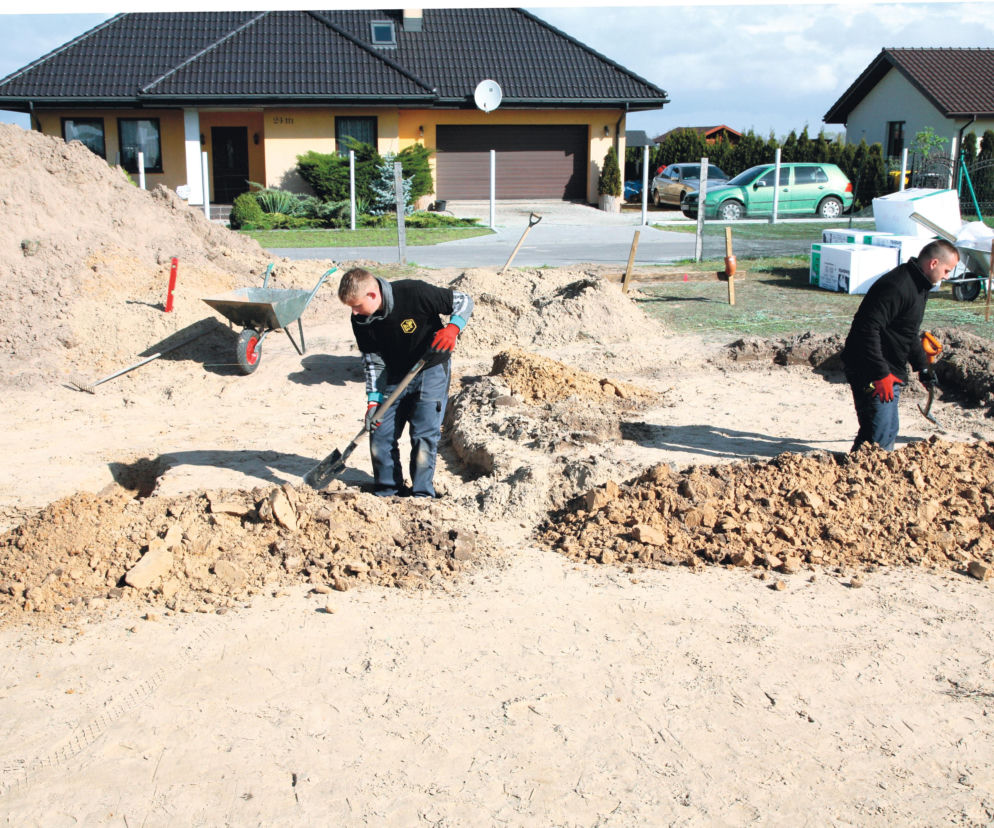 Wykopiesz za dużo piasku i... dostaniesz karę. Surowce na twojej działce nie są twoje
