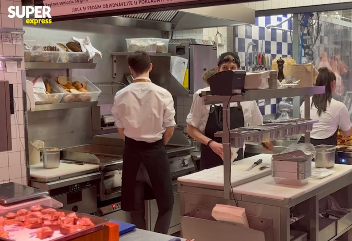 Przed meczem Czechy - Polska testujemy w Pradze najlepszego burgera w Europie