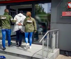 Bydgoszcz: CBŚP i KAS rozbiły grupę oszustów! Zatrzymano aż 12 osób