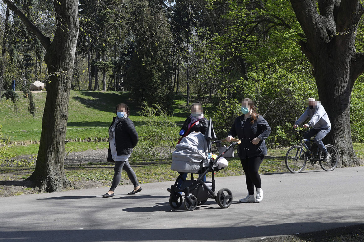 Rozluźnienie w Warszawie. Otwarte Parki i bulwary
