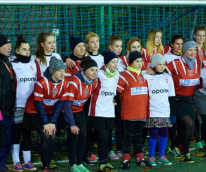 Męski sport? Chyba nie. Dziewczyny zagrały w spódnicach! Zobaczcie zdjęcia
