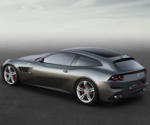 Ferrari GTC4Lusso