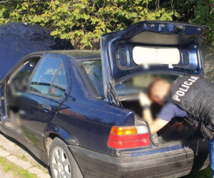 BMW, które stało się NARKOMOBILEM! 30-latek z Wielkopolski miał w swoim aucie duży asortyment!