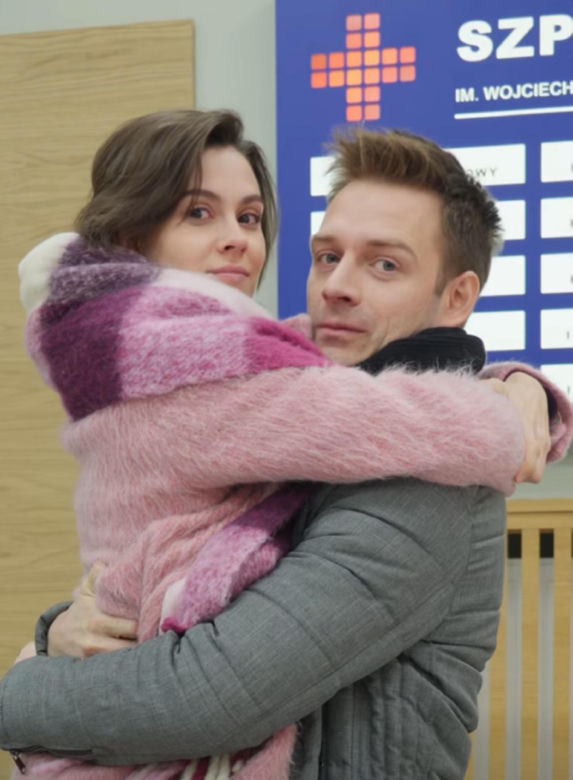Na dobre i na złe na planie. Blanka (Pola Gonciarz), Mario (Marcin Korcz)
